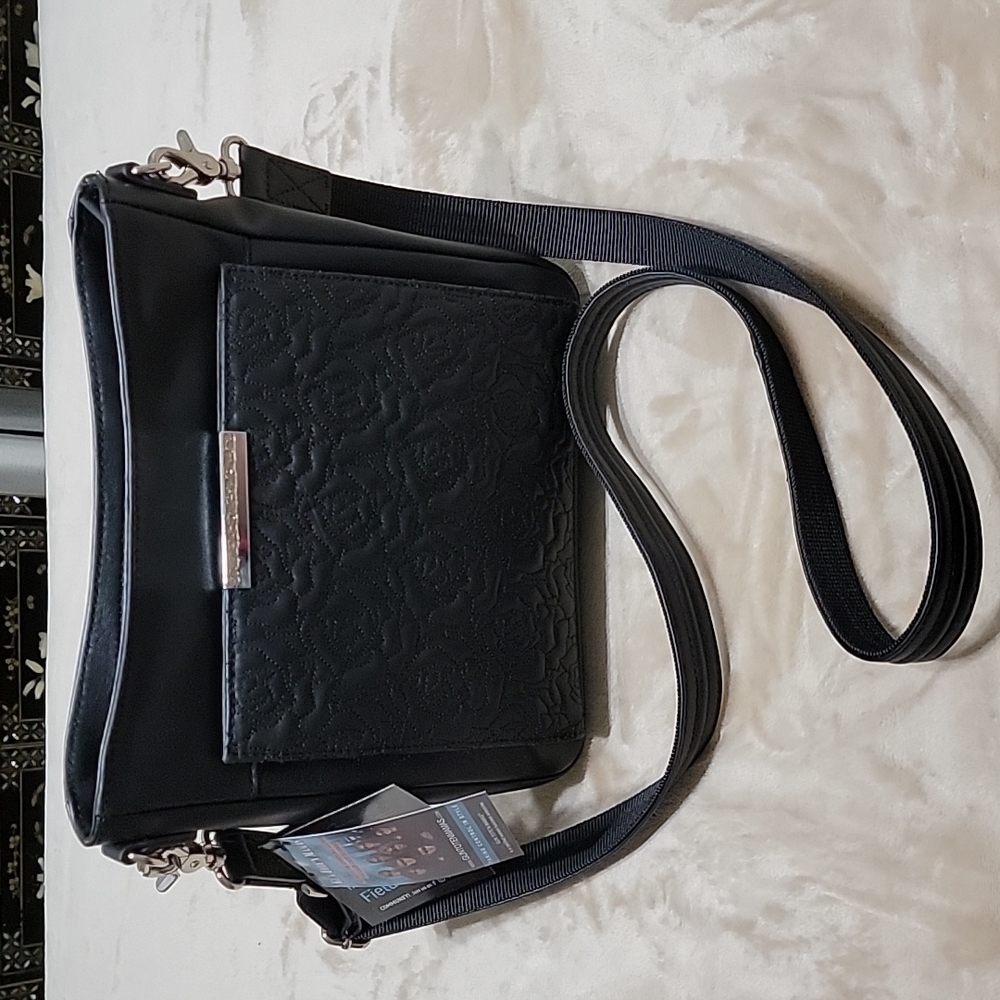 Gun Tote'n Mamas Slim Crossbody RFID Purse